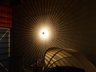 Wandlicht mit dekorativem Lichtmuster